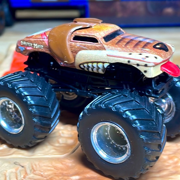 Monster Mutt 2010 Champ - Picture 3 of 3